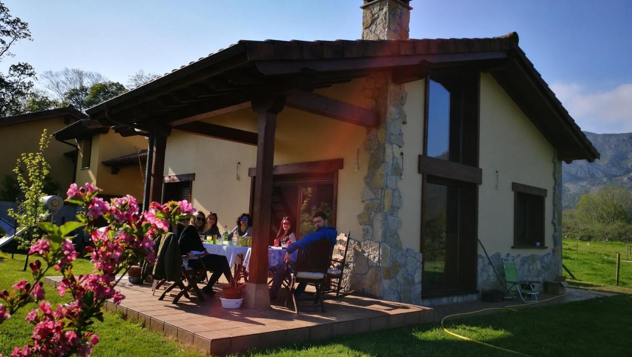 Casas Rurales Entrecastanos Cangas de Onís Exterior photo