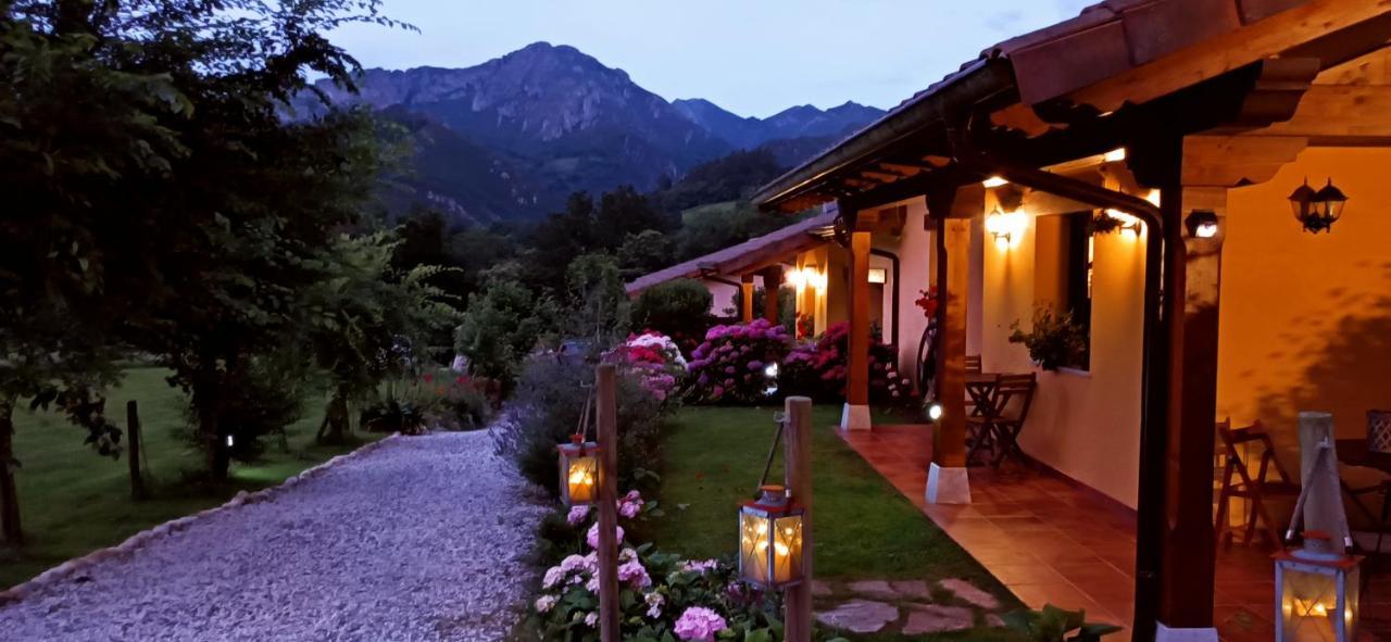 Casas Rurales Entrecastanos Cangas de Onís Exterior photo